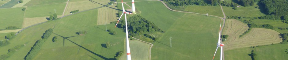 Drei geplante Windkraftanlagen an Kopf und Köppel (rot, unmaßstäblich)